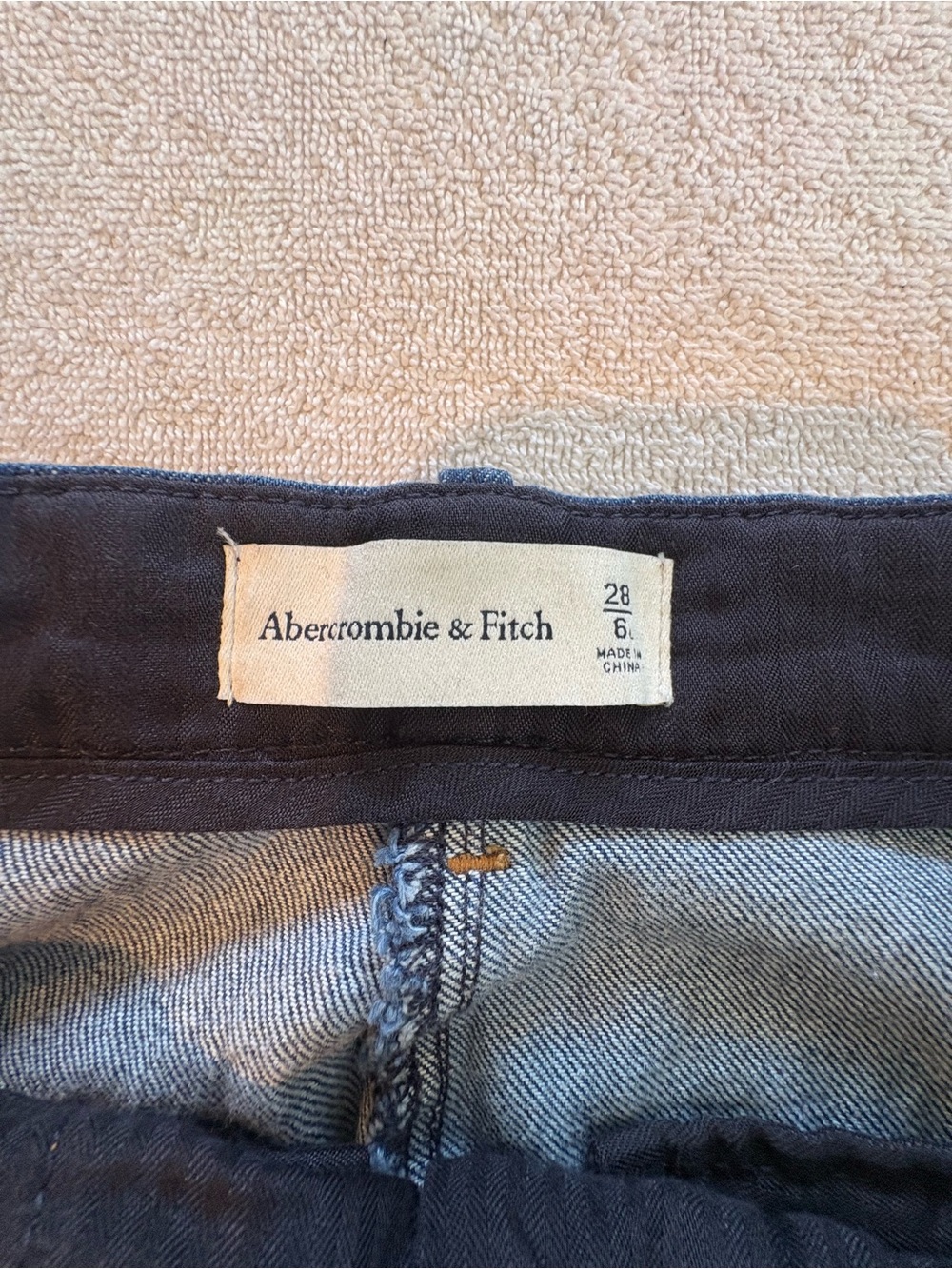 SOLD Abercrombie & Fitch Dark Wash Wide Leg Pleated Jeans Size 28/6 - Picture 6 of 10